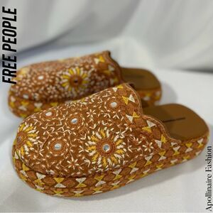FREE PEOPLE AZALEA EMBELLISHED CLOGS IN ORANGE SIZE 8 NEW
